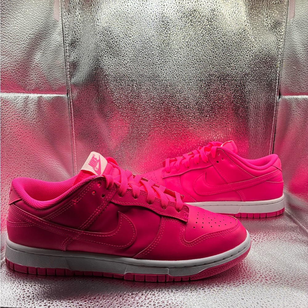 Nike Wmns Dunk Low Hyper Pink